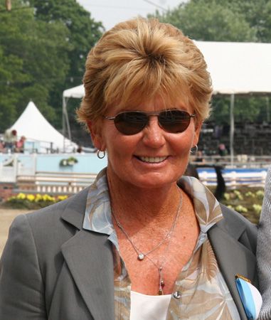 Acclaimed hunter jumper coach headlines - Picture of Karen Healey